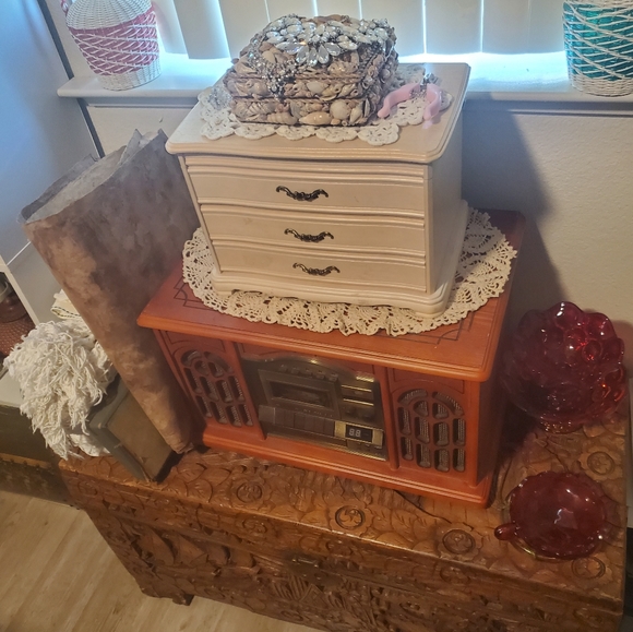 Meet your Posher, Jennifer - Picture 3 of 16